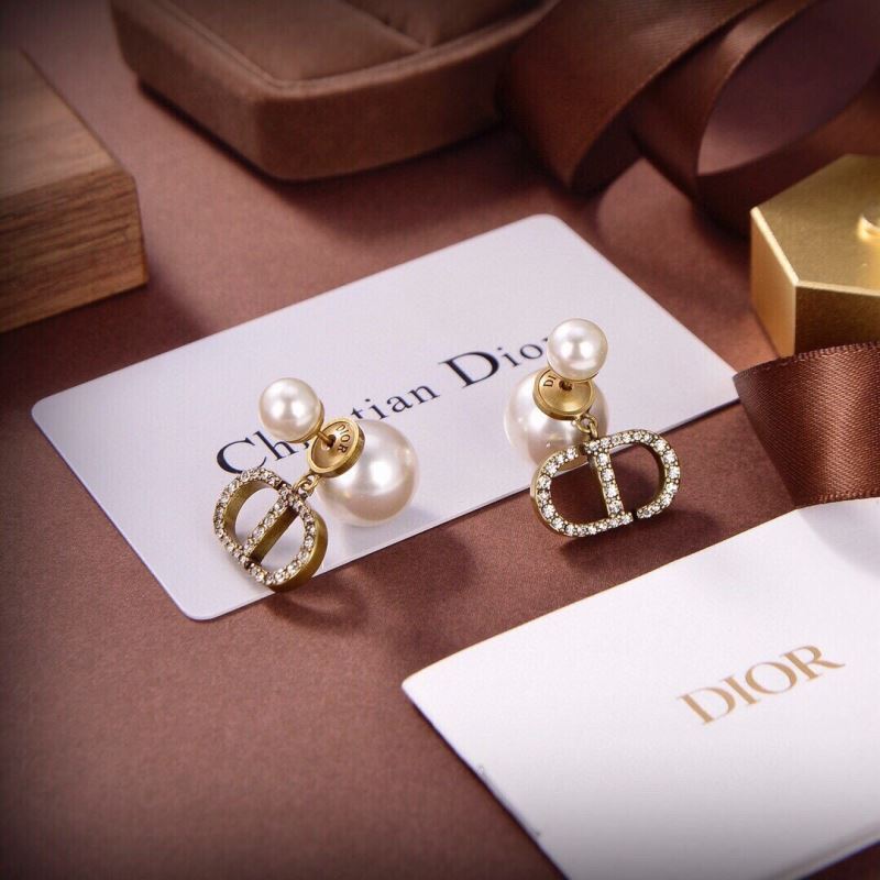 chr1st1an D10r earrings
